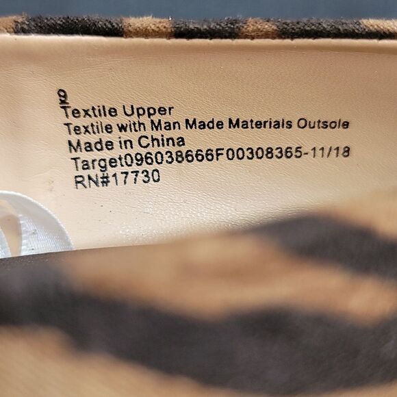 A.NEW DAY ANIMAL PRINT POINTED TOE PUMP - Picture 13 of 16